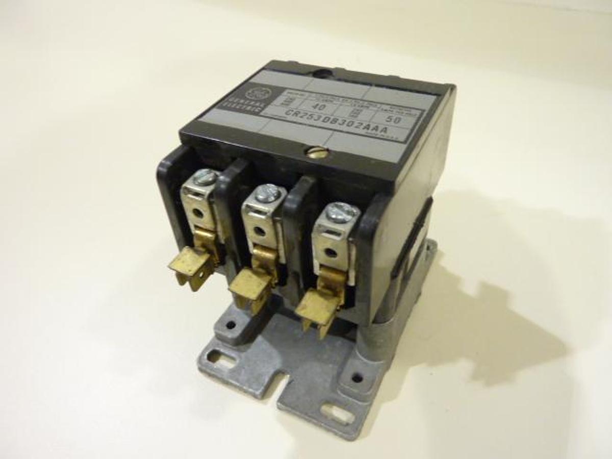 Used GENERAL ELECTRIC / GE Contactor CR253DB302AAA Used