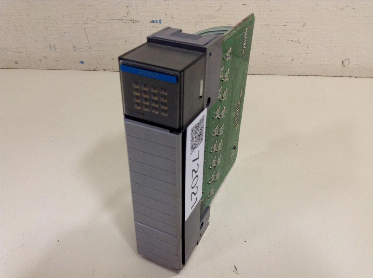 Used ALLEN BRADLEY Output Module 1746-OV16 SER C Used