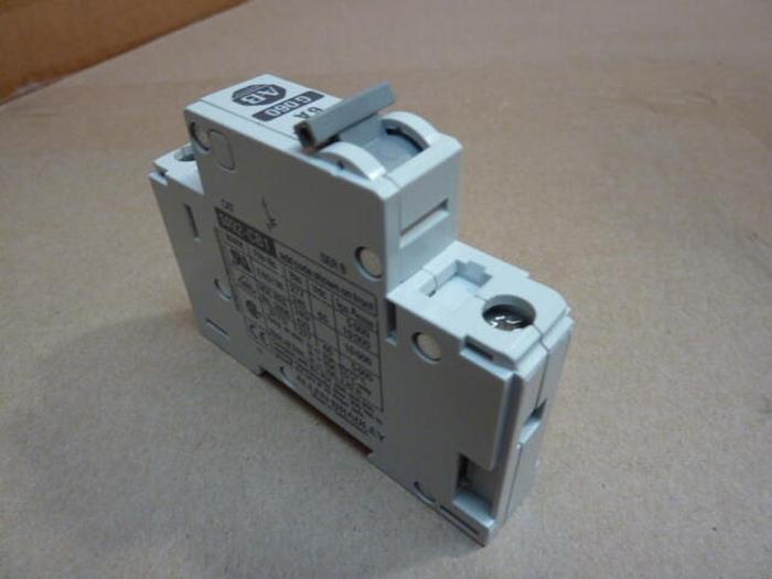 Used ALLEN BRADLEY 6 Amp Circuit Breaker 1492-CB1/G060 SER B #29008