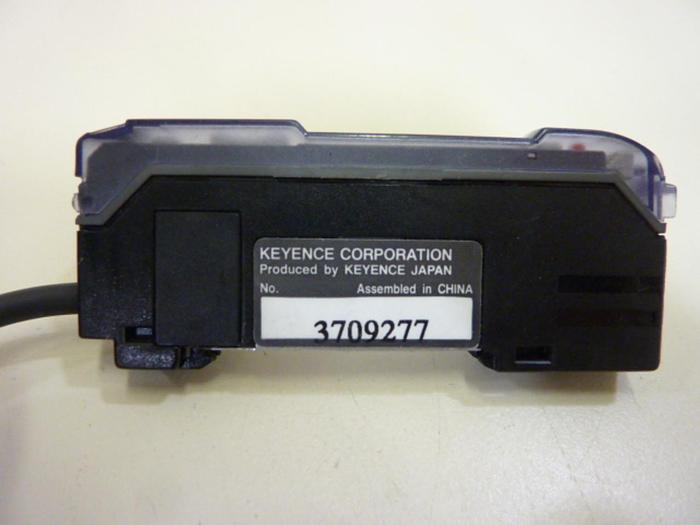 Used KEYENCE Dual Digital Amplifier Sensor FS-V21RP #55394