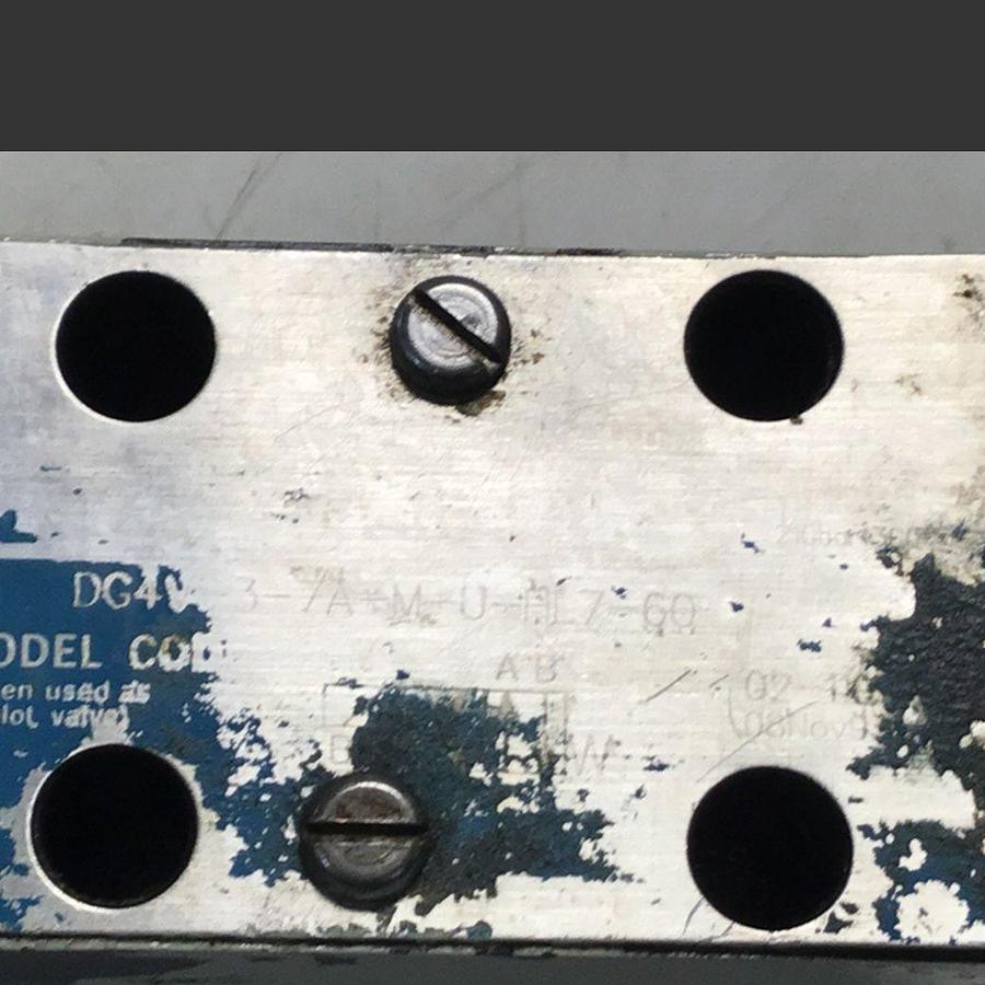 Used VICKERS Valve DG4V37AMUHL760 USED