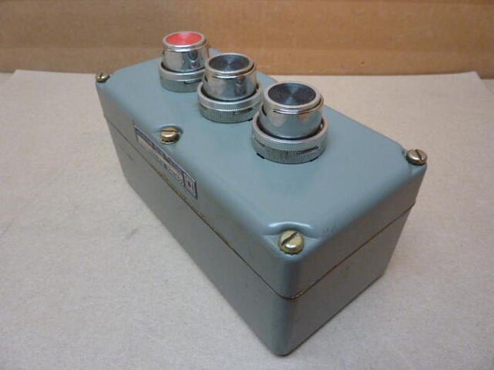 Used SQUARE D Control Station 9001-KY-3 #31534