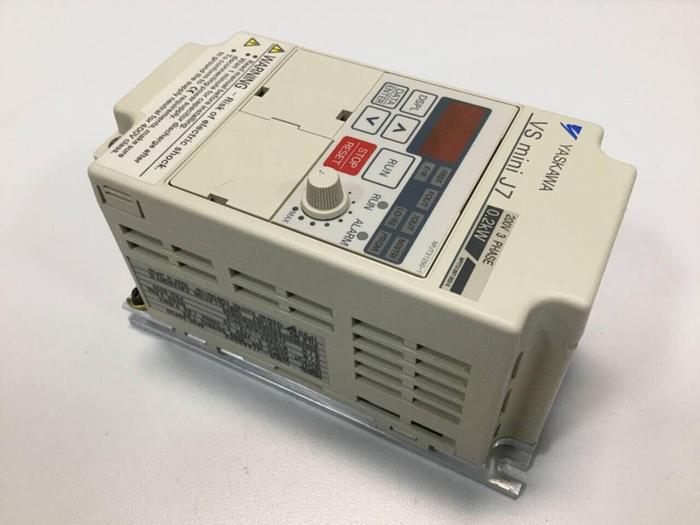 Used YASKAWA VS Mini J7 Drive CIMR-J7AA20P2 #98523