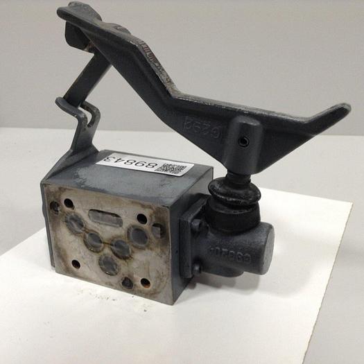 Used PARKER Directional Control Valve D3ML4B10X4384 #89843