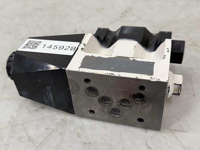 Used TOKIMEC DG4VS-5-0A-M-P7L-H-7-40