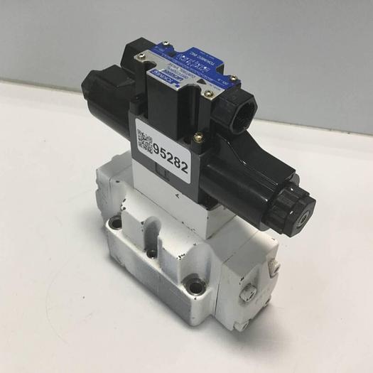 Used TOKIMEC VICKERS Directional Control Valve DG5V-7-2C-E-P7-H-80-JA743 #95282