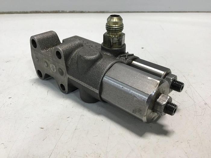 Used REXROTH Control Valve R902493020 #135475