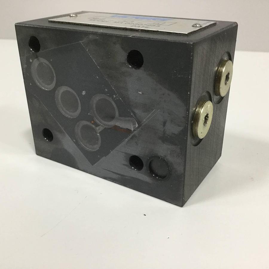 Used VICKERS Valve MA-02307955 Used