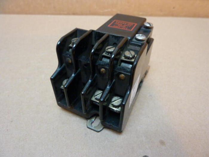 Used ALLEN BRADLEY Contact Kit 702L-TOD93 SER K #33525