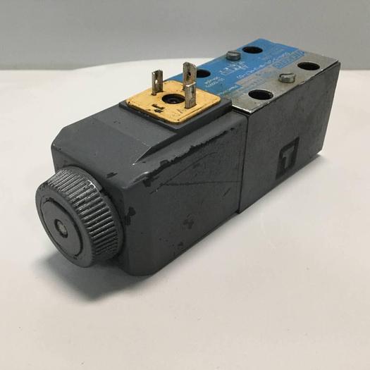 Used VICKERS Valves DG4V-3-2AL-M-U-HL7-60 #91430