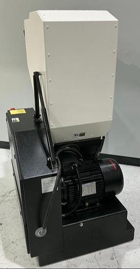 Used MILACRON Grinder / DNL / Not Cleaned yet