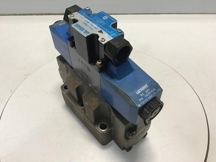 Used VICKERS Directional Control Valve DG4V36CMP7H750JA100 USED #129974