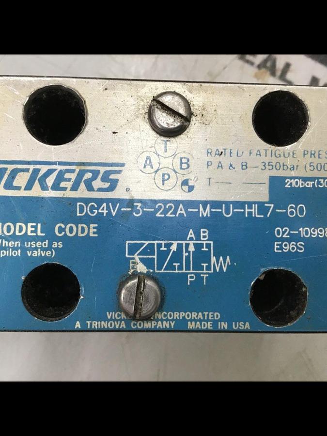 Used VICKERS Valve DG4V-3-22A-M-U-HL7-60 Used