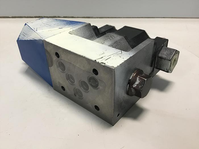 Used VICKERS Valve DG4V-5-2A-M-P7L-H-6-30-T51 Used #145500