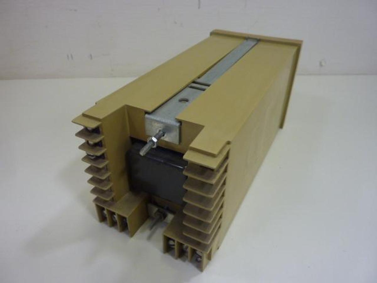 Used BARBER COLMAN Temperature Controller 585A-00016-000-0-00 Used