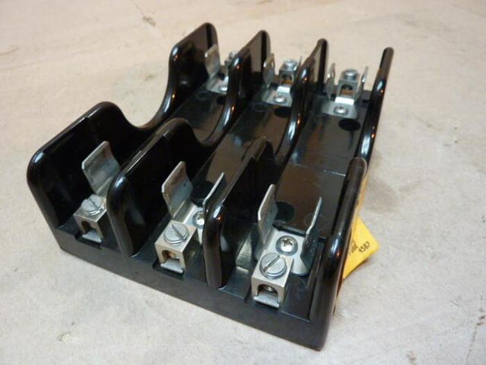 Used BUSSMANN 30 Amp Fuse Block 1B0032 #29911