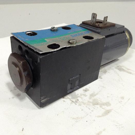 Used VICKERS Valve DG4V3S22AMUHL760EN490 Used