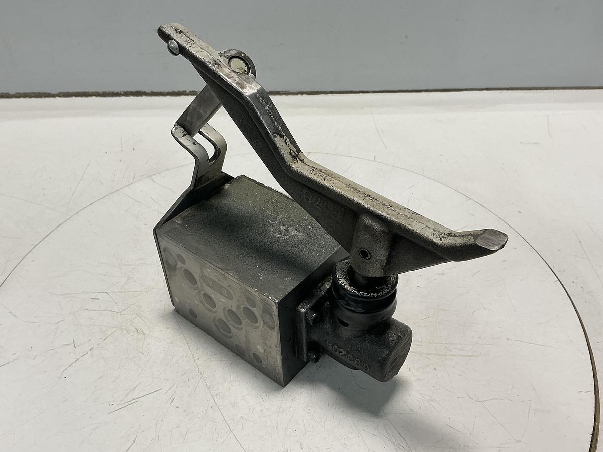 Used PARKER D3ML4B 10