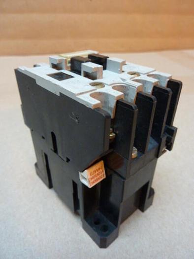 Used ALLEN BRADLEY Contactor 100-A12ND3 SER B #30081