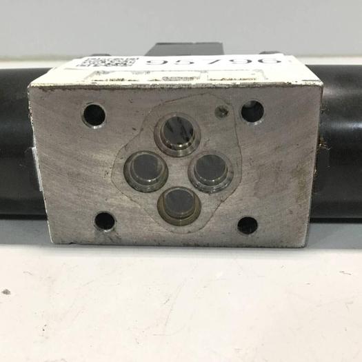 Used VICKERS Tokimec Directional Control Valve DG5V72CEP7H82-JA743B #95796