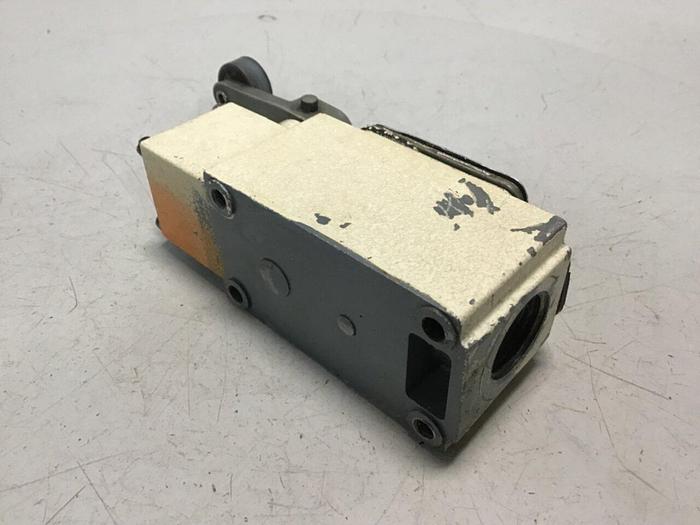 Used ALLEN BRADLEY Limit Switch 802T-A4 SER D #122057