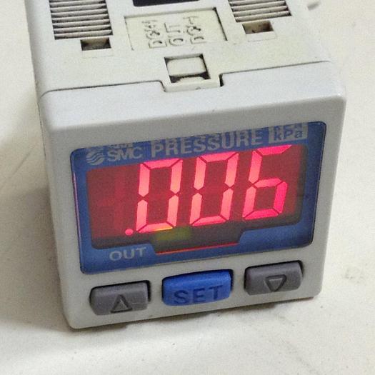 Used SMC Digital Pressure Switch ZSE30-01-65 #84728