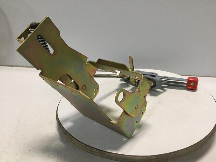 Used SQUARE D Breaker Operating Mechanism 30072-305-30-A #104500