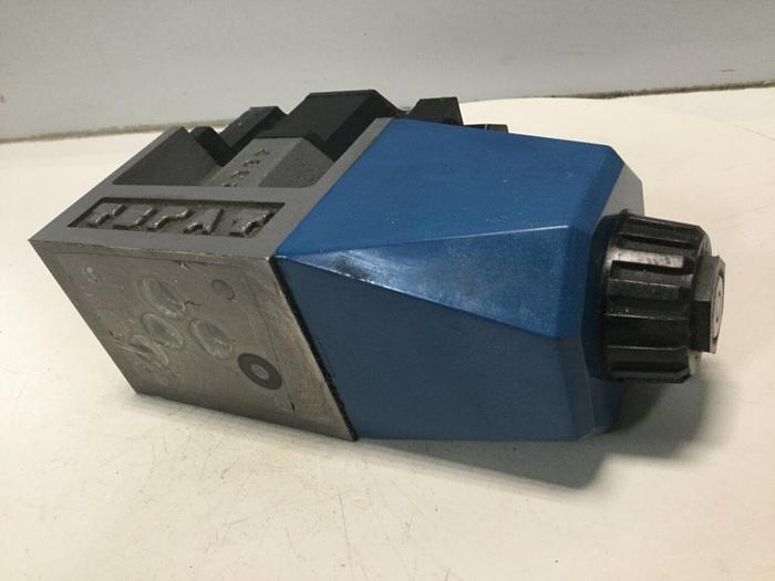 Used TOKIMEC VICKERS Directional Control Valve DG4V52AMP7LH740T51 #102649