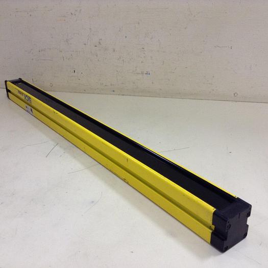 Used SICK OPTIC ELECTRONIC Light Curtain Sender MGSS75-12 #87775