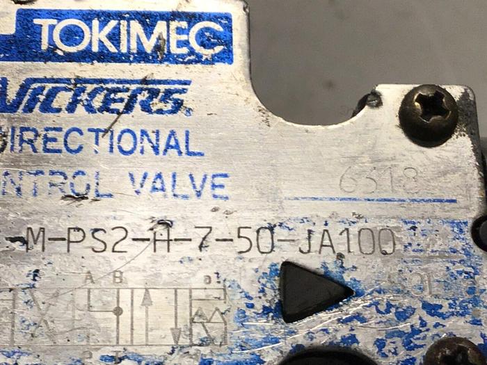 Used VICKERS Valve DG4VC-3-6C-M-PS2-H-7-50-JA100 #130510