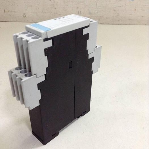 Used SIEMENS Safety Relay 3TK2824-1BB40 #82598