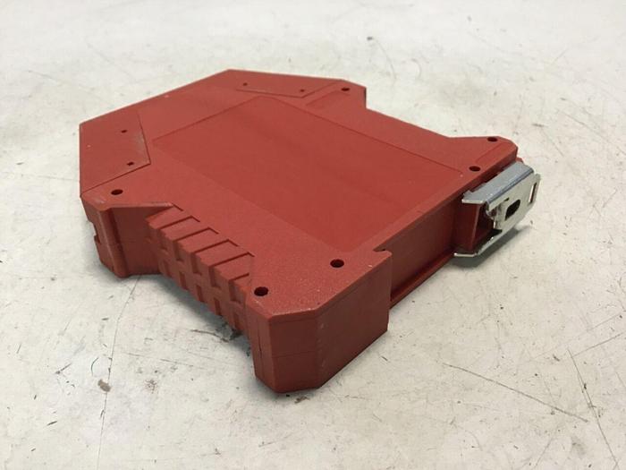 Used ALLEN BRADLEY Guardmaster Safety Relay 440R-N23197 SER A #140078