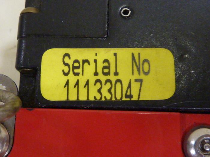 Used FORTRESS INTERLOCKS Safey Interlock Switch AMLOK024024 #67195