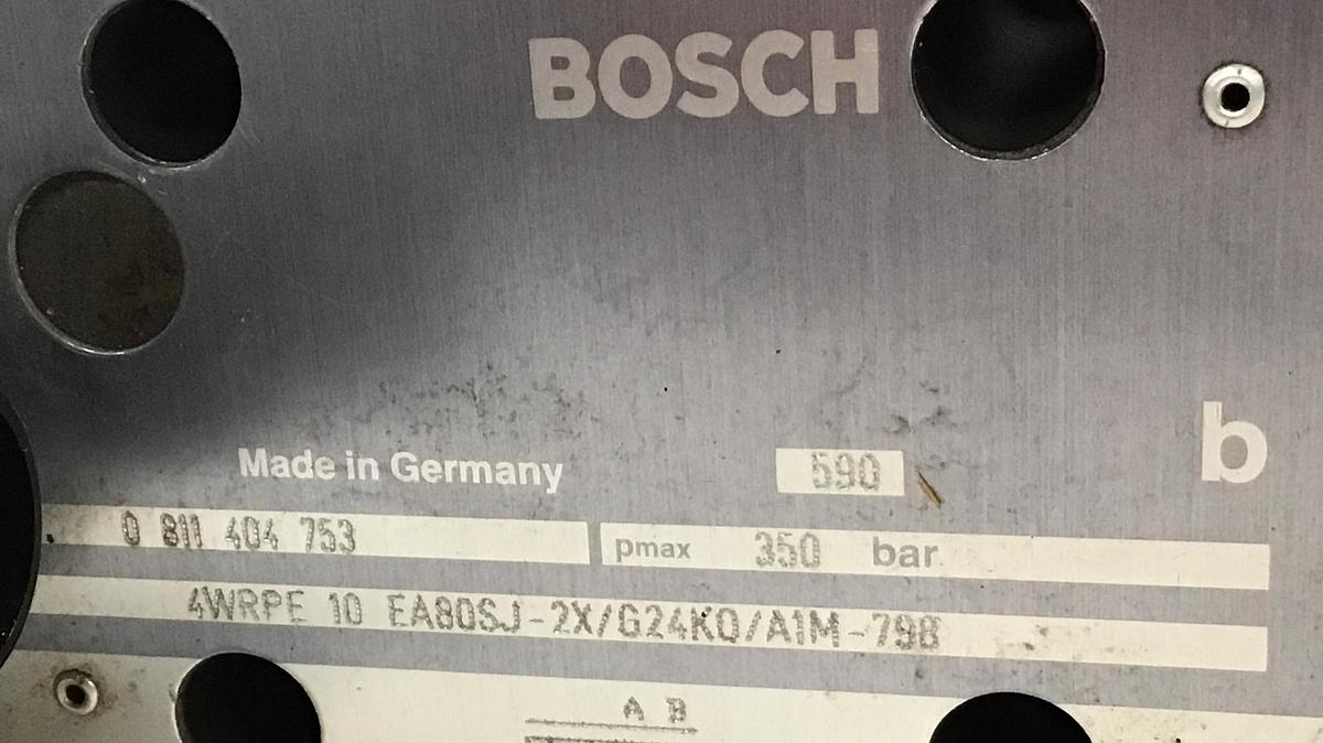 Used BOSCH 4WRPE  10 EA80SJ-2X/G24K0/A1M-798 SERVO VALVE USED #135534