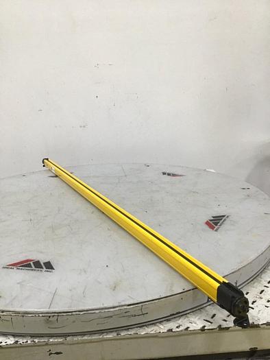 Used KEYENCE CORP Light Curtain GL-R72H-T USED