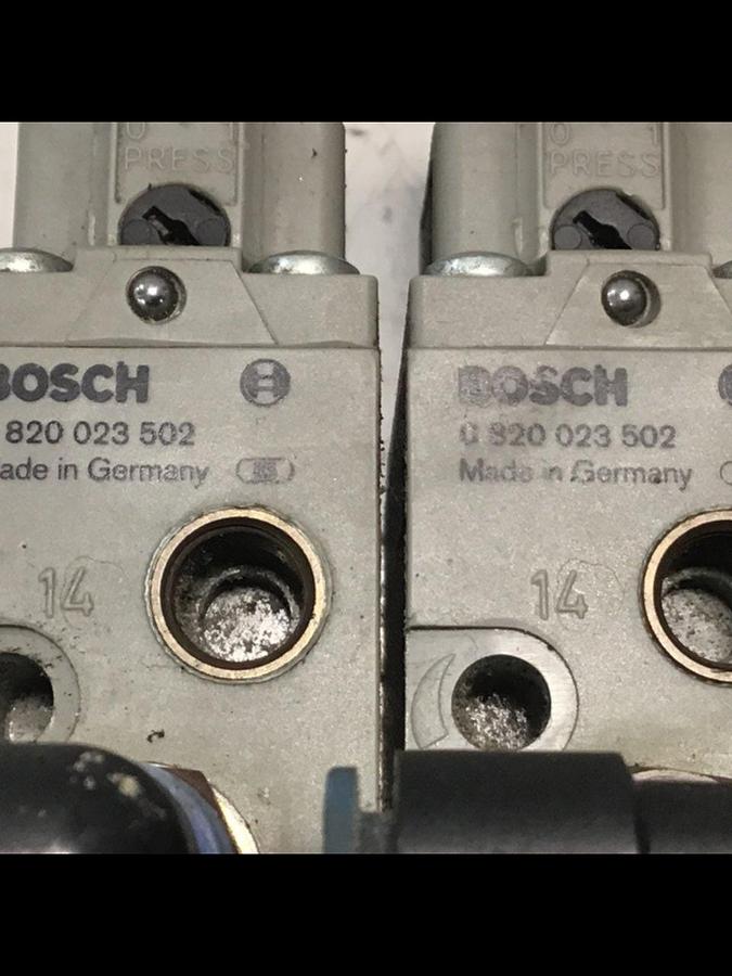 Used BOSCH Manifold & Valves 0 820 023 502 / MANIFOLD USED