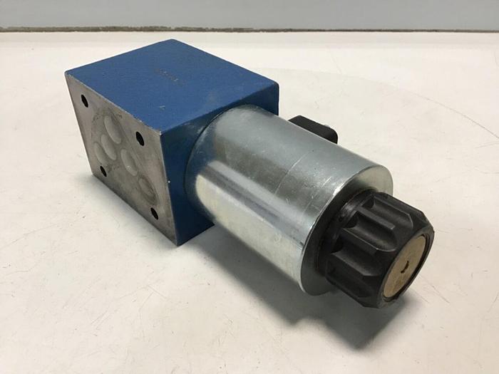 Used MANNESMANN REXROTH Valve 4WE10EA33/CG24N9K4 Used