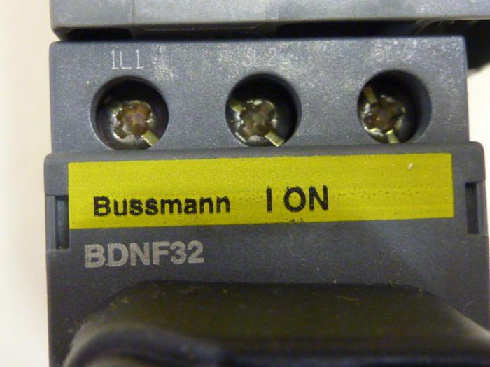 Used BUSSMANN 30 Amp Fuse Block OPM-1038RSW #58683