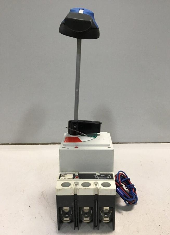 Used EATON CORP Breaker w/ Switch AUX1A1BPK USED