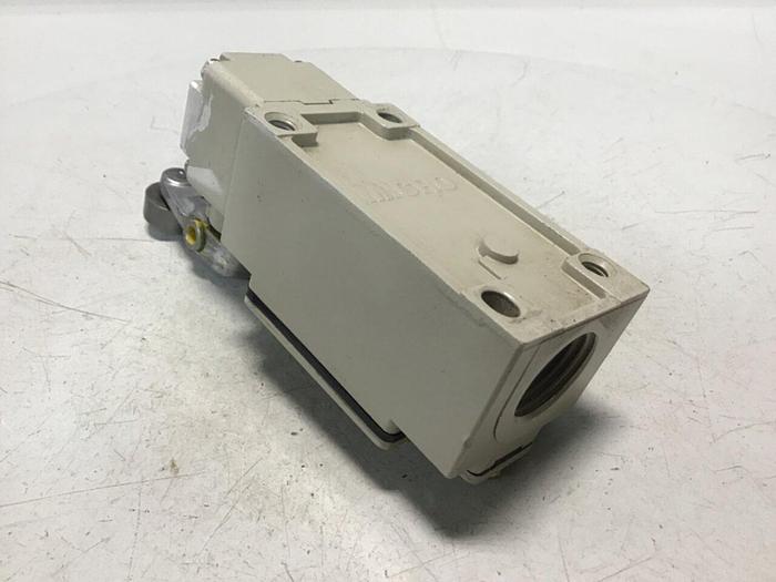 Used YAMATAKE Limit Switch LJA10-11A21N-004 #121475