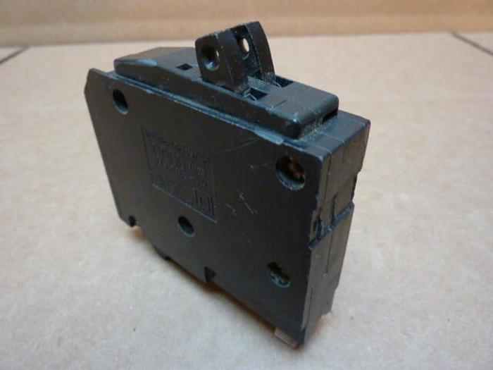 Used SQUARE D 20 Amp Circuit Breaker QOT120 #27749