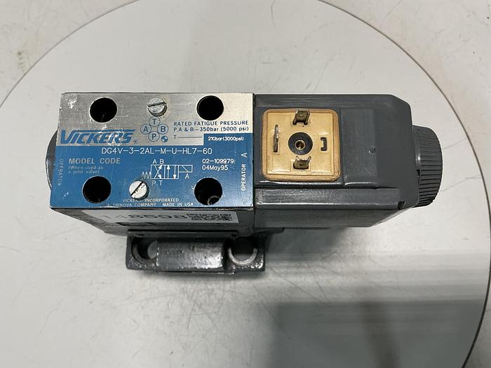 Used VICKERS DG4V-3-2AL-M-U-HL7-60