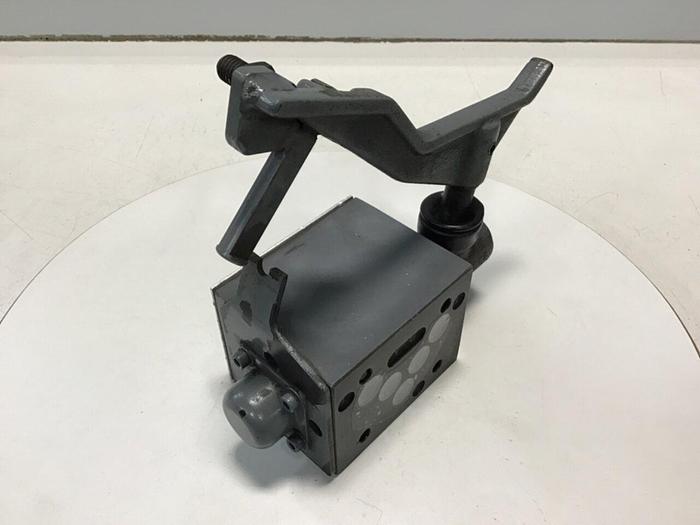 Used PARKER Directional Control Valve D3ML4BN10X4384 Used