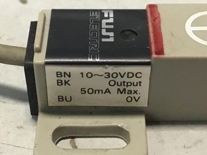 Used FUJI ELECTRIC Proximity Switch PE-B4D3 #128376