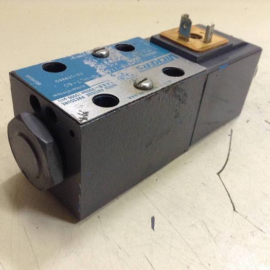 Used VICKERS Directional Hydraulic Valve DG4V322AMUHL760 Used