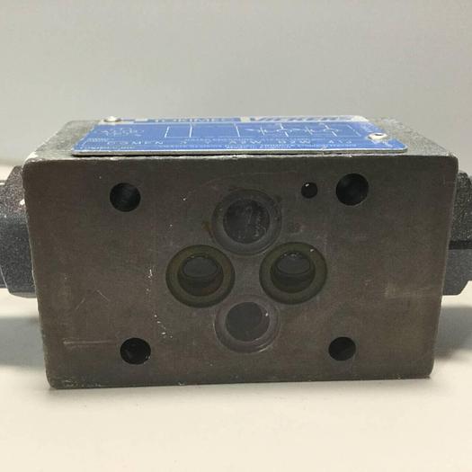 Used VICKERS Tokimec Valve DGMFN3YA2WB2W41J #94915