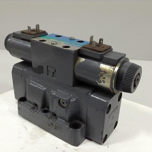 Used VICKERS Valve DG5S4-0431C-E-T-M-U-HL7-B13-60-EN502 #89855