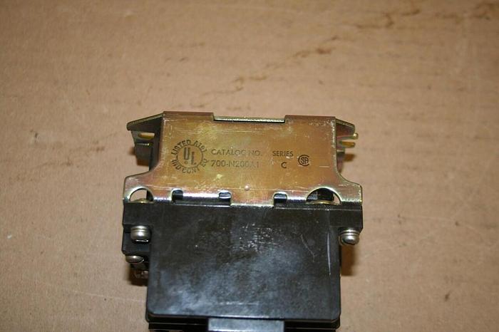 Used ALLEN BRADLEY AC Relay 700-N200A1 SER C #93032