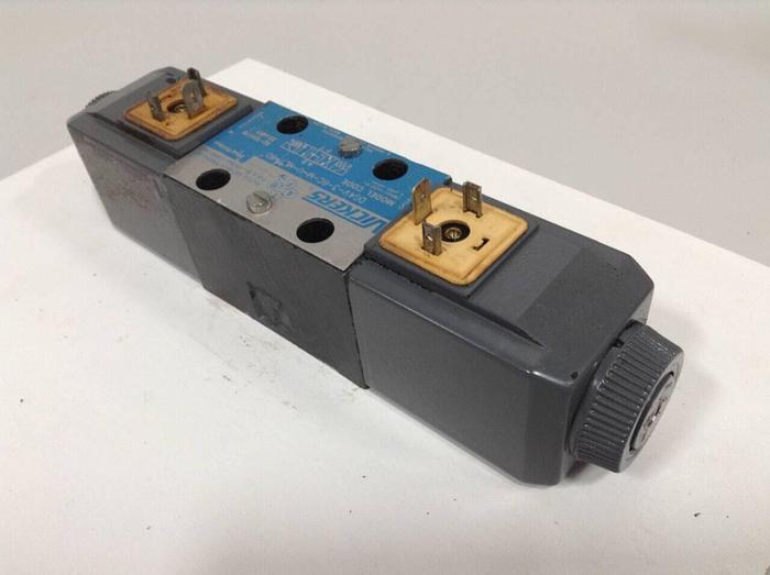 Used VICKERS Directional Valve DG4V-3-6C-M-U-HL7-60 Used