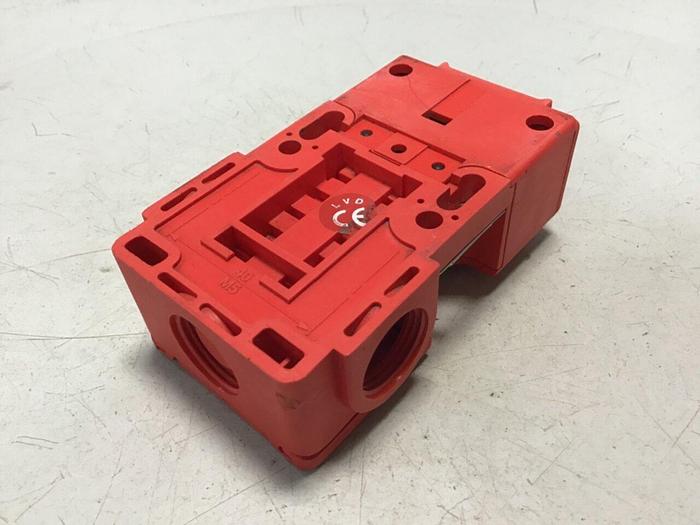 Used ALLEN BRADLEY Guardmaster Switch TROJAN 5 #121269